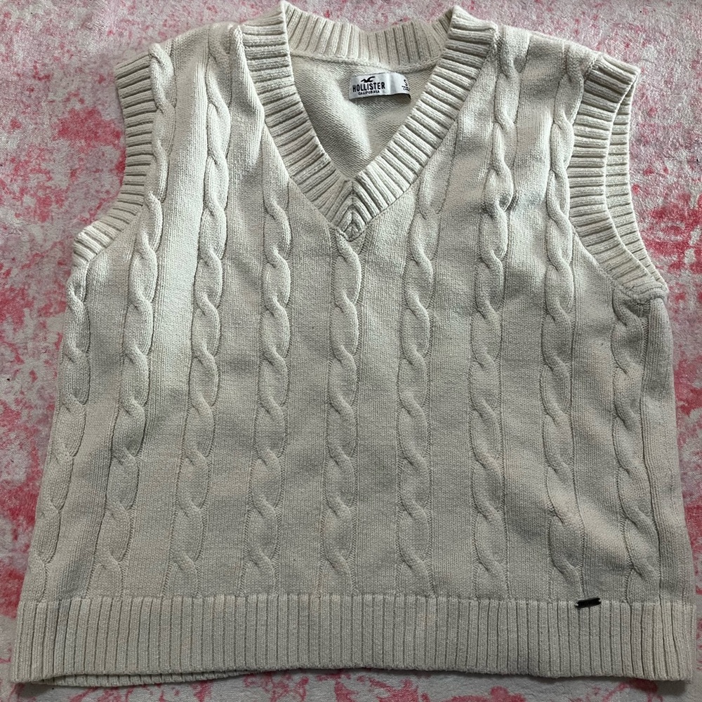 Hollister white cotton vest size small